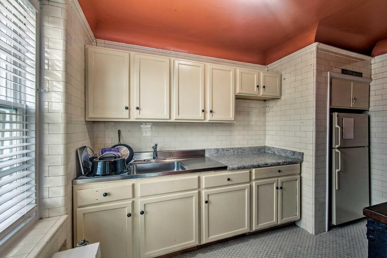 Reading Apt, Walk To Shops, Dining And City Park! Exterior foto
